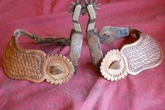 Cowboy spurs, Texas style